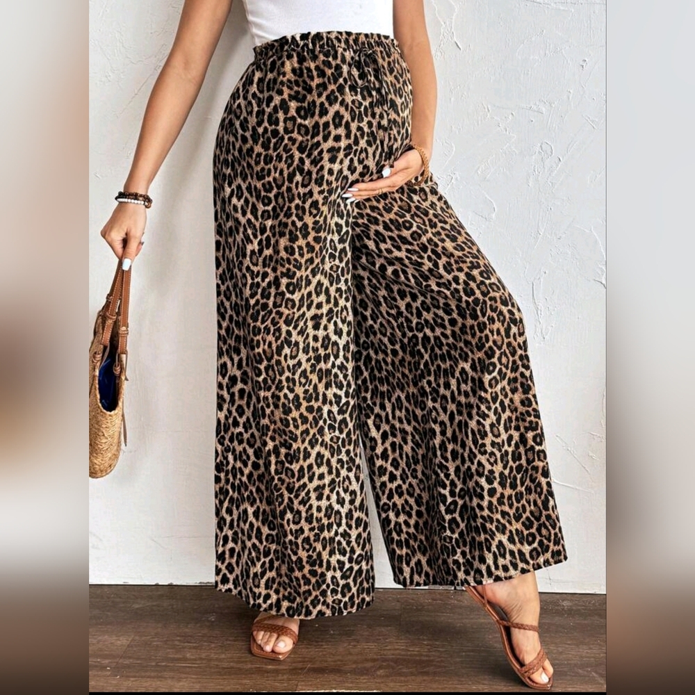 Stylish Animal Print Wide-Leg Trousers